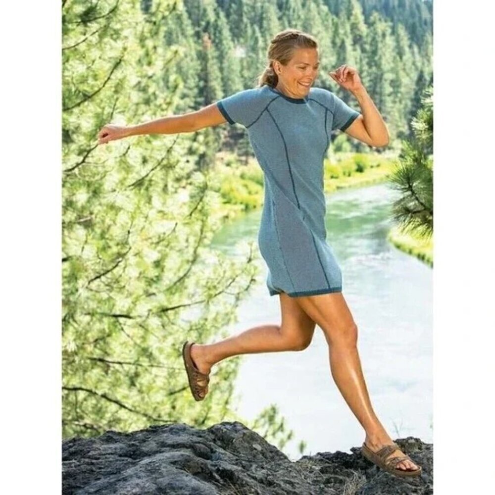 TITLE NINE Improv Knit Athleisure Active Short Sleeve Crew Neck Dress Blue Small